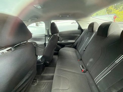 Used 2023 Hyundai Elantra SEL FWD image 8