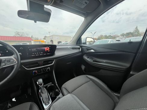 Used 2025 Buick Encore GX Preferred image 33