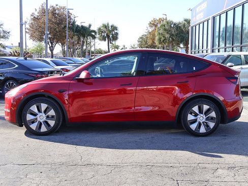 Used 2021 Tesla Model Y Long Range image 18