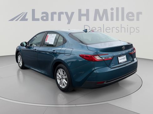 Used 2025 Toyota Camry LE FWD image 3