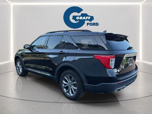 Used 2023 Ford Explorer XLT w/ Equipment Group 202A AWD/4WD image 4
