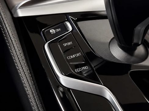Used 2022 BMW 540i w/ M Sport Package RWD image 49
