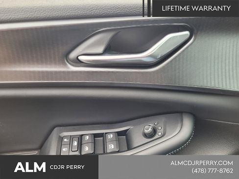 New 2025 Jeep Grand Cherokee Altitude image 25