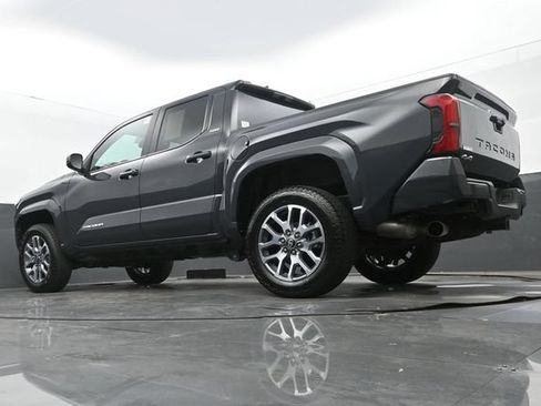 Used 2025 Toyota Tacoma SR5 AWD/4WD image 10