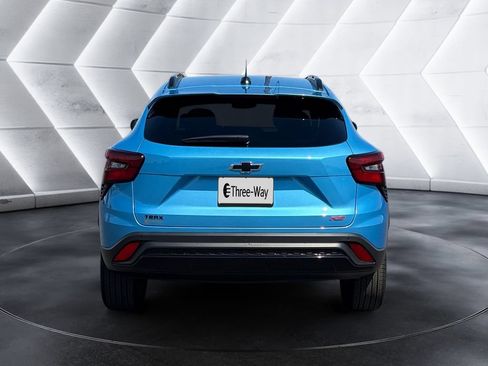 Certified 2026 Chevrolet Trax RS w/ Sunroof Package FWD image 4