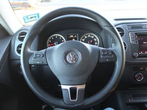 Used 2017 Volkswagen Tiguan S image 6