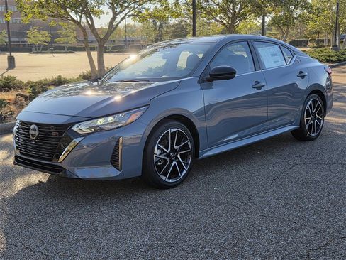 New 2025 Nissan Sentra SR w/ SR Premium Package image 4