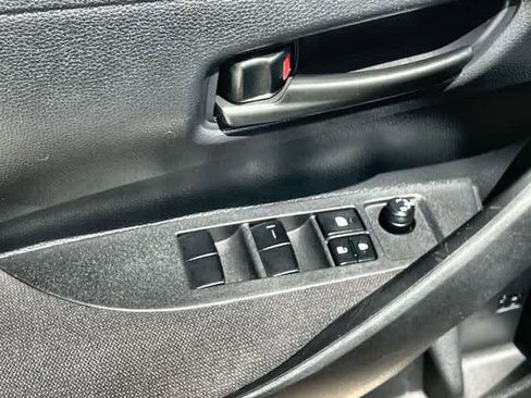 Used 2025 Toyota Corolla LE FWD image 29