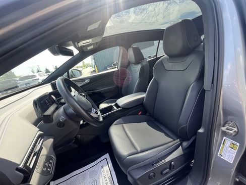 Used 2023 Volkswagen ID.4 Pro S AWD/4WD image 10