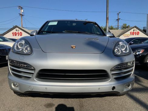 Used 2012 Porsche Cayenne AWD/4WD image 2