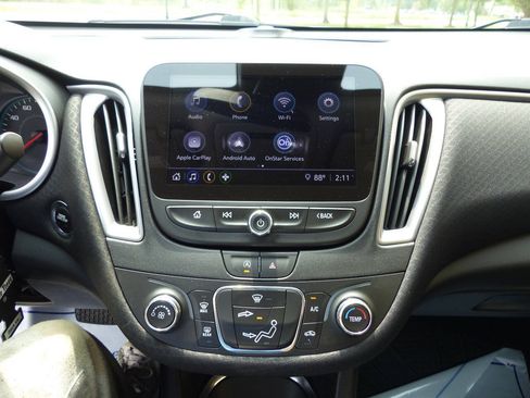 Used 2021 Chevrolet Malibu RS FWD image 29