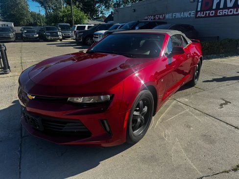 Used 2017 Chevrolet Camaro LT RWD image 3
