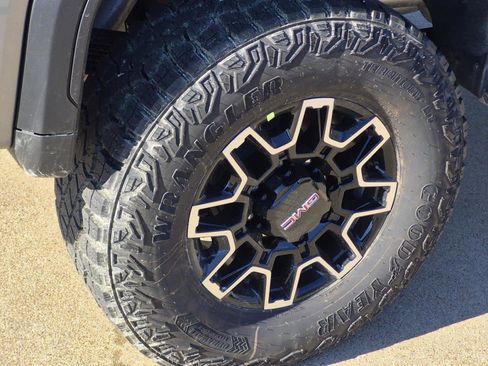 New 2026 GMC Sierra 2500 AT4X image 5