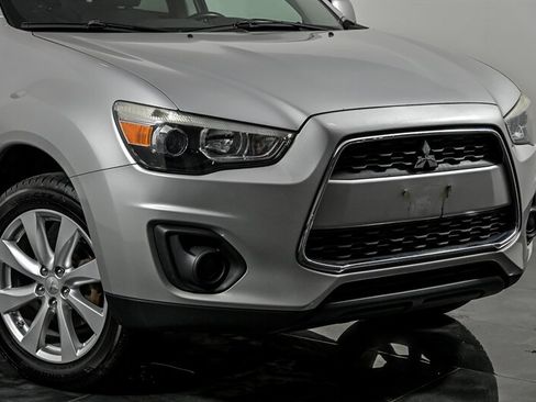 Used 2015 Mitsubishi Outlander Sport ES AWD/4WD image 2