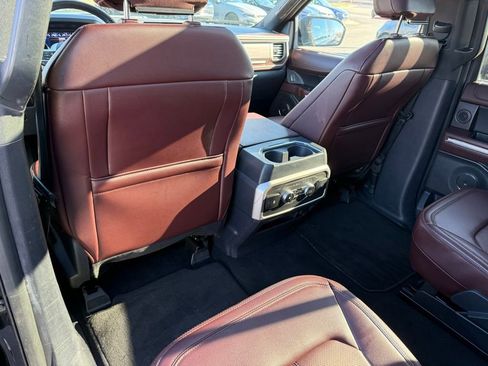 Used 2024 Ford Expedition Limited AWD/4WD image 28