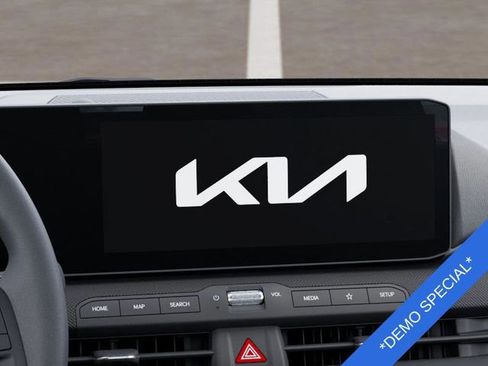New 2025 Kia K4 LX image 20