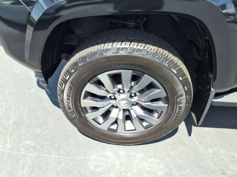 Used 2021 Toyota Tacoma Limited AWD/4WD image 4