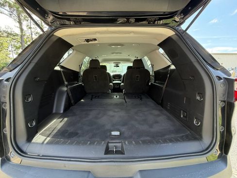 Used 2020 Chevrolet Traverse LT FWD image 30