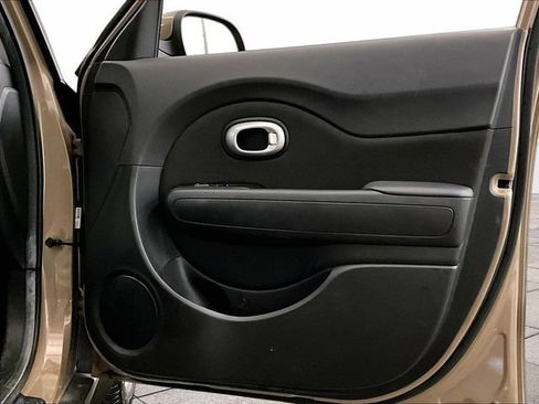 Used 2016 Kia Soul FWD image 23