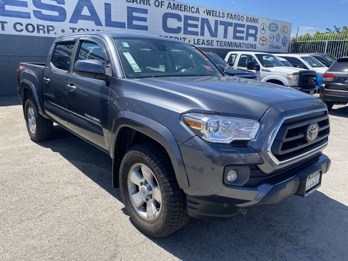 Used 2021 Toyota Tacoma SR5 RWD image 6