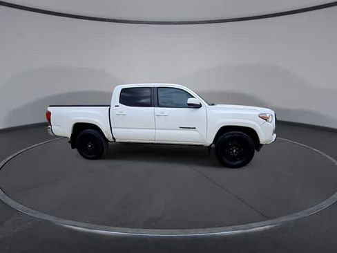 Used 2021 Toyota Tacoma SR5 RWD image 9