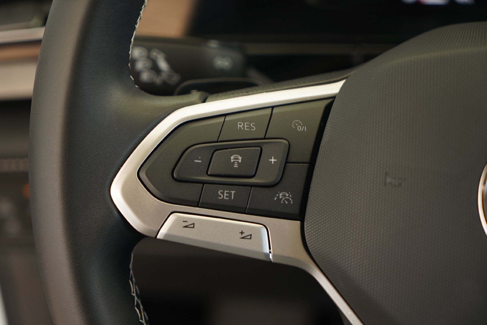 Certified 2026 Volkswagen Atlas SE FWD image 14