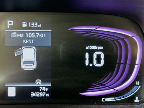 Used 2025 Kia Soul LX w/ LX Technology Package FWD image 19