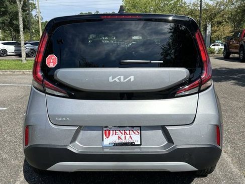 Used 2023 Kia Soul LX FWD image 4