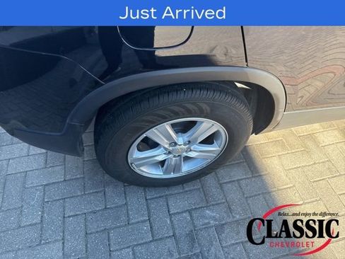 Used 2022 Chevrolet Trax LT w/ LT Convenience Package image 22