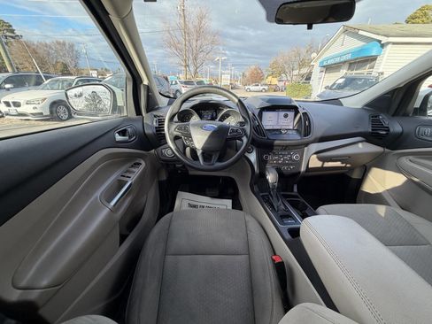 Used 2019 Ford Escape SE image 23