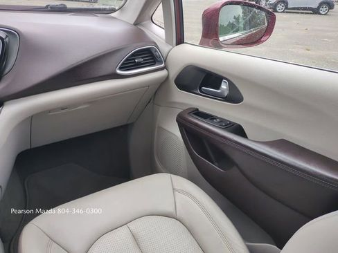 Used 2019 Chrysler Pacifica Touring-L Plus image 19