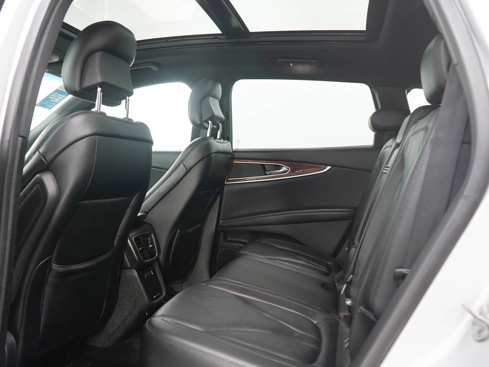 Used 2018 Lincoln MKX Reserve AWD/4WD image 15