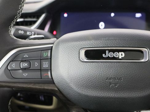 New 2025 Jeep Grand Cherokee L Limited image 8