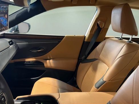 Certified 2024 Lexus ES 350 w/ Premium Package image 13