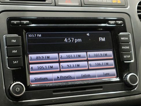 Used 2015 Volkswagen Tiguan S image 25