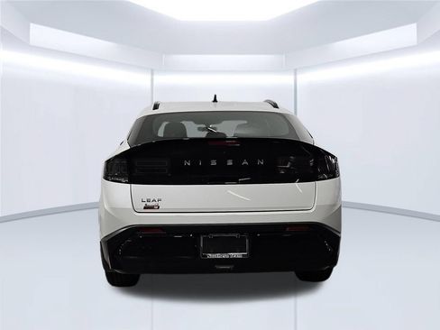 New 2026 Nissan Leaf Platinum+ w/ Cargo Package (Platinum+) FWD image 4