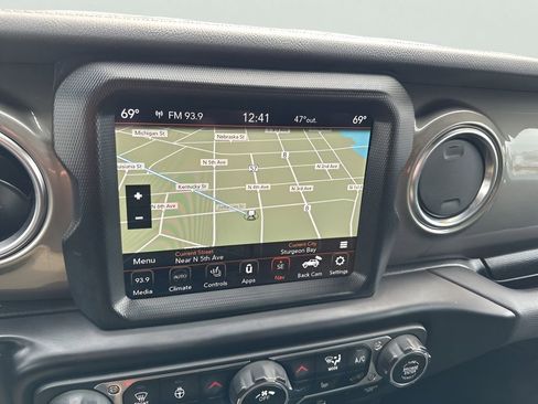Used 2023 Jeep Wrangler Unlimited Sahara w/ Cold Weather Group AWD/4WD image 26
