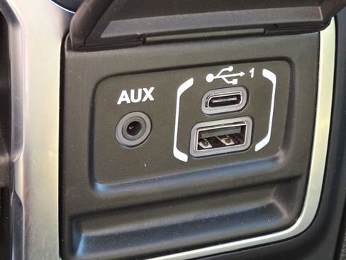 Used 2021 Jeep Gladiator Rubicon AWD/4WD image 7