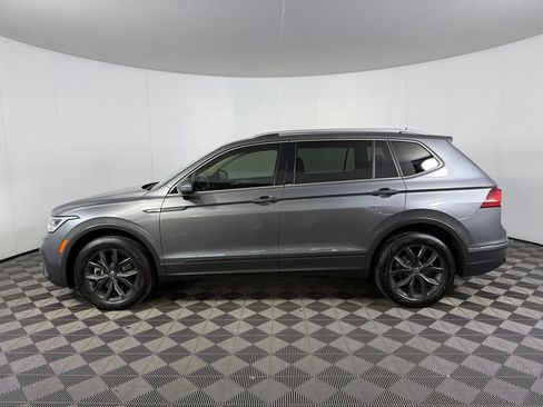 Used 2024 Volkswagen Tiguan SE FWD image 10
