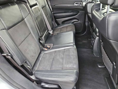 Used 2019 Jeep Grand Cherokee Altitude image 21