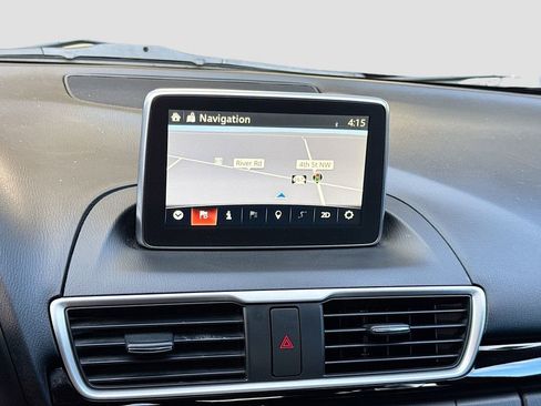 Used 2015 MAZDA MAZDA3 i Touring image 22