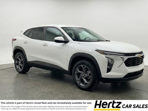 Used 2025 Chevrolet Trax LT image 1