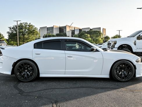 Used 2018 Dodge Charger R/T w/ Dynamics Package RWD image 10
