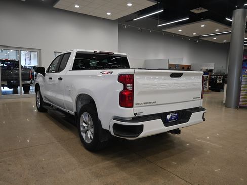 Used 2022 Chevrolet Silverado 1500 Custom image 7
