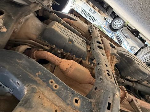 Used 2011 Toyota 4Runner SR5 AWD/4WD image 32