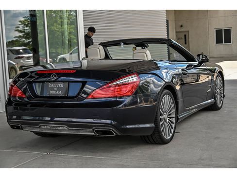 Used 2015 Mercedes-Benz SL 550 image 8