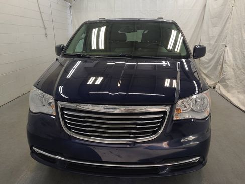 Used 2016 Chrysler Town & Country Touring image 15