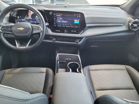 Used 2025 Chevrolet Equinox LT w/ Convenience Package II FWD image 6