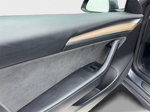 Used 2023 Tesla Model 3 Standard Range image 43