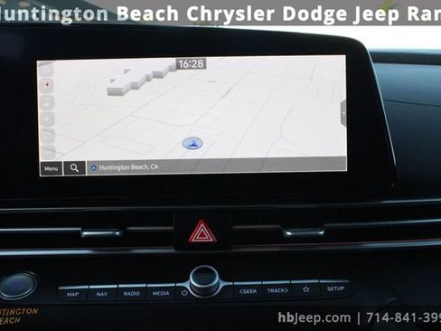 Used 2023 Hyundai Elantra Limited image 14